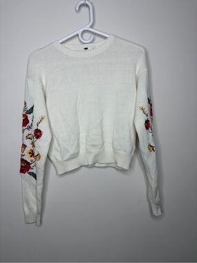 White Crewneck Sweater with Red & Yellow Floral Embroidery vintage boho pretty